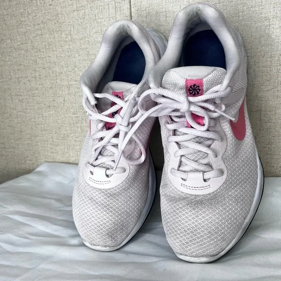Nike Women's Light Pink Athletic Shoes - Picture 2 of 10